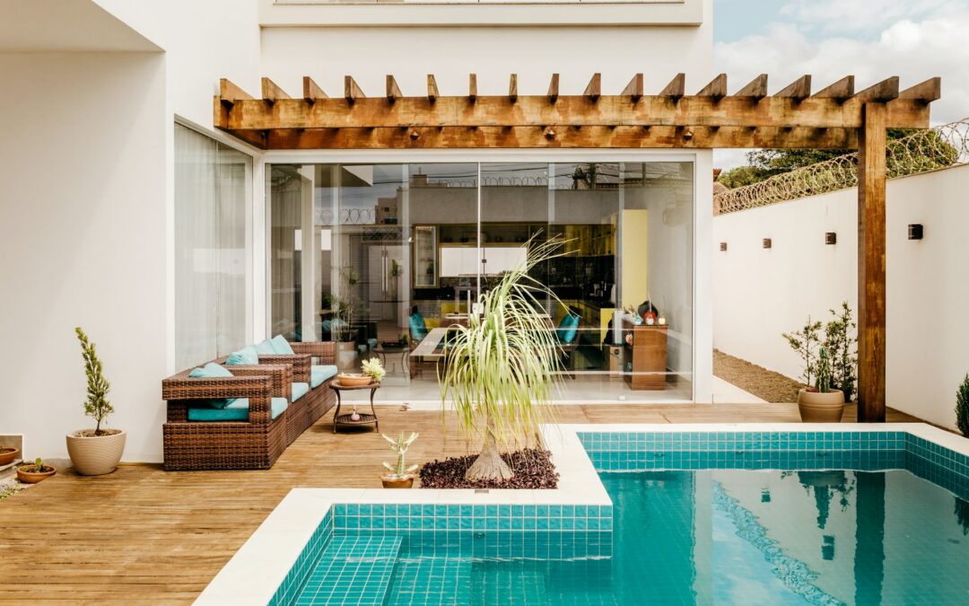 Quelle piscine choisir ? Forme, équipement, habillage…
